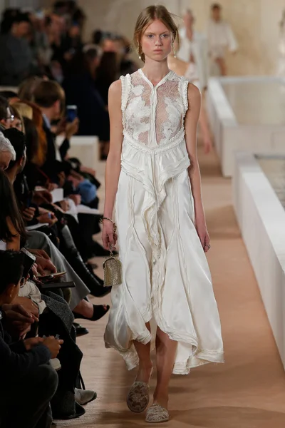 Look 12